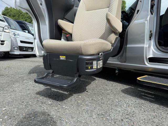 ＮＶ２００バネットバン 　助手席スライドアップ・スロープ・補助席　送迎仕様　補助席　バックカメラ　キーレス　オーディオ：ＣＢ０１Ｄ　キーレス　運転席・助手席エアバッグ（14枚目）