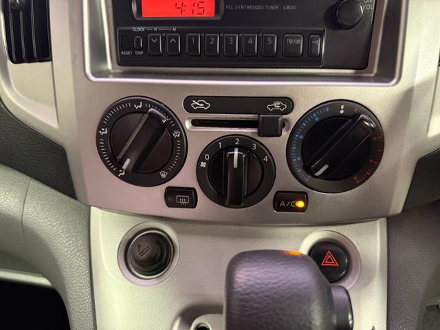 ＮＶ２００バネットバン 　助手席スライドアップ・スロープ・補助席　送迎仕様　補助席　バックカメラ　キーレス　オーディオ：ＣＢ０１Ｄ　キーレス　運転席・助手席エアバッグ（43枚目）