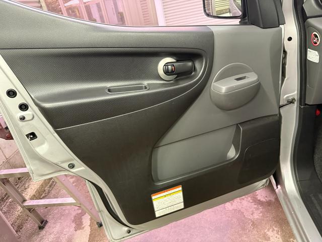 ＮＶ２００バネットバン 　助手席スライドアップ・スロープ・補助席　送迎仕様　補助席　バックカメラ　キーレス　オーディオ：ＣＢ０１Ｄ　キーレス　運転席・助手席エアバッグ（45枚目）