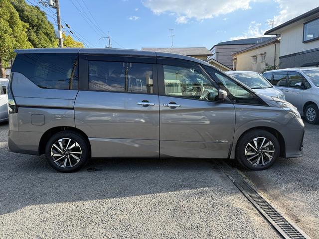 セレナ 　２．０ＨスターＶ　Ｃキャブ　スロープ車いす１名２ｎｄ　プロパイロット　アラウンドビューモニター　両側電動スライドドア　ハンズフリードア　純正ナビ　後席モニター　インテリジェンスミラー　アルミホイール（8枚目）