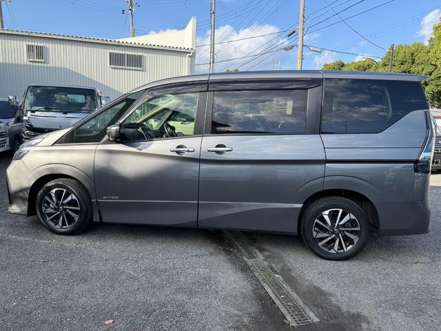 セレナ 　２．０ＨスターＶ　Ｃキャブ　スロープ車いす１名２ｎｄ　プロパイロット　アラウンドビューモニター　両側電動スライドドア　ハンズフリードア　純正ナビ　後席モニター　インテリジェンスミラー　アルミホイール（10枚目）