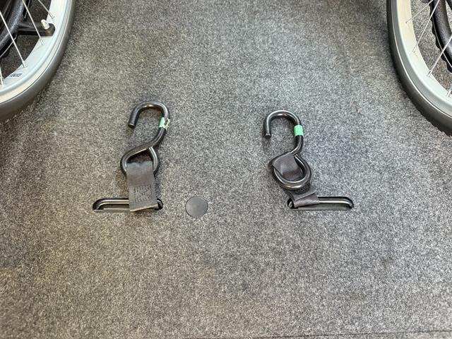 セレナ 　２．０ＨスターＶ　Ｃキャブ　スロープ車いす１名２ｎｄ　プロパイロット　アラウンドビューモニター　両側電動スライドドア　ハンズフリードア　純正ナビ　後席モニター　インテリジェンスミラー　アルミホイール（20枚目）