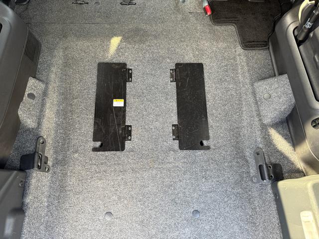 セレナ 　２．０ＨスターＶ　Ｃキャブ　スロープ車いす１名２ｎｄ　プロパイロット　アラウンドビューモニター　両側電動スライドドア　ハンズフリードア　純正ナビ　後席モニター　インテリジェンスミラー　アルミホイール（24枚目）