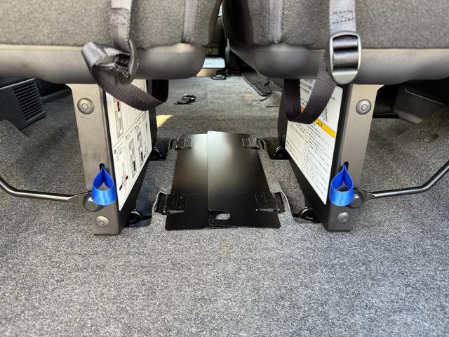 セレナ 　２．０ＨスターＶ　Ｃキャブ　スロープ車いす１名２ｎｄ　プロパイロット　アラウンドビューモニター　両側電動スライドドア　ハンズフリードア　純正ナビ　後席モニター　インテリジェンスミラー　アルミホイール（26枚目）