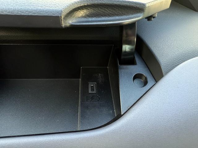 セレナ 　２．０ＨスターＶ　Ｃキャブ　スロープ車いす１名２ｎｄ　プロパイロット　アラウンドビューモニター　両側電動スライドドア　ハンズフリードア　純正ナビ　後席モニター　インテリジェンスミラー　アルミホイール（56枚目）