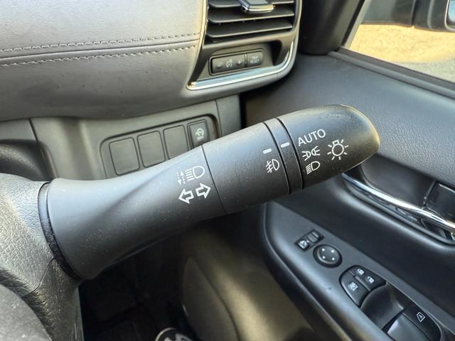 セレナ 　２．０ＨスターＶ　Ｃキャブ　スロープ車いす１名２ｎｄ　プロパイロット　アラウンドビューモニター　両側電動スライドドア　ハンズフリードア　純正ナビ　後席モニター　インテリジェンスミラー　アルミホイール（57枚目）