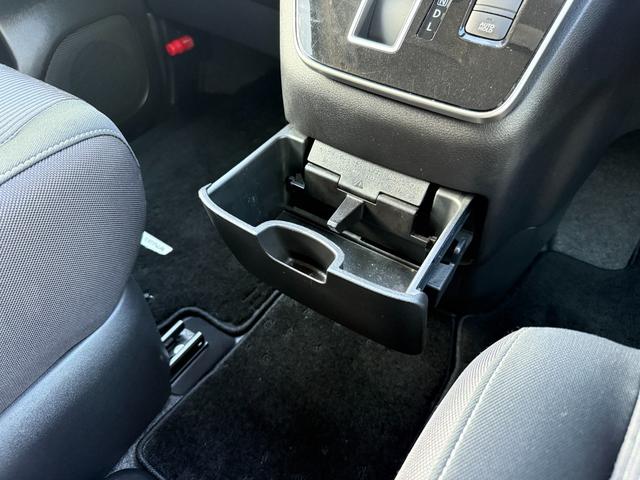 セレナ 　２．０ＨスターＶ　Ｃキャブ　スロープ車いす１名２ｎｄ　プロパイロット　アラウンドビューモニター　両側電動スライドドア　ハンズフリードア　純正ナビ　後席モニター　インテリジェンスミラー　アルミホイール（59枚目）