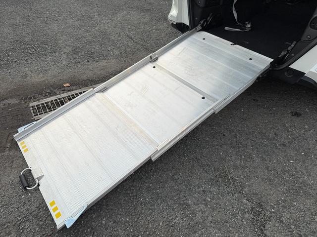 フリード＋ Ｇ・ホンダセンシング　１．５Ｇホンダセンシング車いす仕様車　スロープ　福祉車両　両側電動スライドドア　ギャザーズナビ　純正ドライブレコーダー　アダプティブクルーズコントロール　バックカメラ　スマートキー　プッシュスタート式（16枚目）