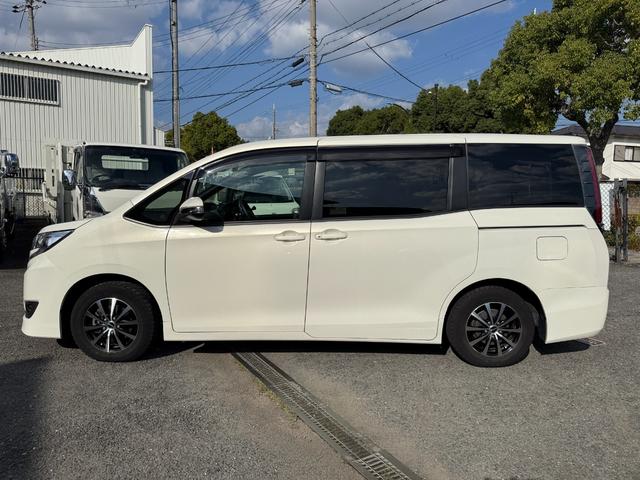 ノア 　アクセル・ブレーキ左手動装置　フットパーキングブレーキ手動装置　車椅子昇降リフト　社外リアパワーゲート　左側電動スライドドア　バックカメラ　ＥＴＣ車載器　純正ナビ　ＵＳＢ　ＨＤＭＩ　シガーソケット（5枚目）