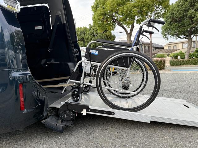 ヴォクシー 　両側電動スライドドア　スマートキー　プッシュスタート　バックカメラ　後席モニター　ＥＴＣ車載器　カロッツェリアナビ　ＣＤ　ＤＶＤ　フルセグ　Ｂｌｕｅｔｏｏｔｈ　スタッドレスタイヤ　アイドリングストップ（13枚目）