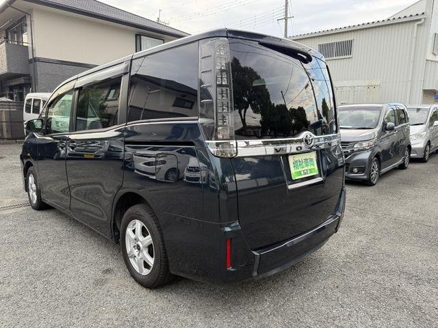 ヴォクシー 　両側電動スライドドア　スマートキー　プッシュスタート　バックカメラ　後席モニター　ＥＴＣ車載器　カロッツェリアナビ　ＣＤ　ＤＶＤ　フルセグ　Ｂｌｕｅｔｏｏｔｈ　スタッドレスタイヤ　アイドリングストップ（21枚目）