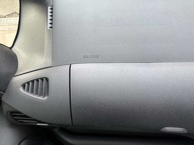 ヴォクシー 　両側電動スライドドア　スマートキー　プッシュスタート　バックカメラ　後席モニター　ＥＴＣ車載器　カロッツェリアナビ　ＣＤ　ＤＶＤ　フルセグ　Ｂｌｕｅｔｏｏｔｈ　スタッドレスタイヤ　アイドリングストップ（29枚目）