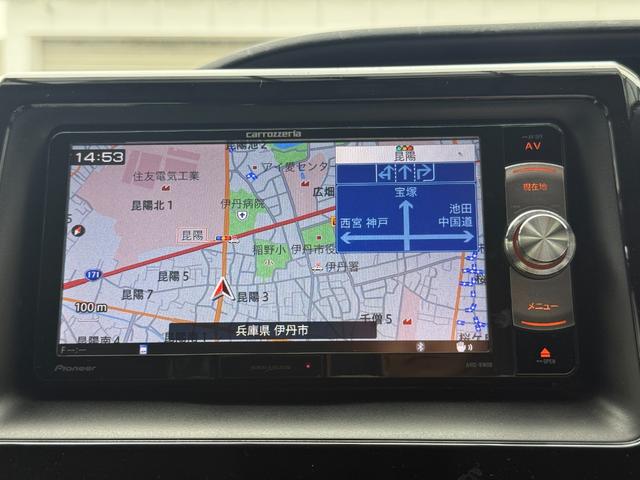 ヴォクシー 　両側電動スライドドア　スマートキー　プッシュスタート　バックカメラ　後席モニター　ＥＴＣ車載器　カロッツェリアナビ　ＣＤ　ＤＶＤ　フルセグ　Ｂｌｕｅｔｏｏｔｈ　スタッドレスタイヤ　アイドリングストップ（33枚目）