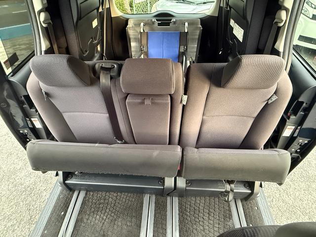 ヴォクシー 　両側電動スライドドア　スマートキー　プッシュスタート　バックカメラ　後席モニター　ＥＴＣ車載器　カロッツェリアナビ　ＣＤ　ＤＶＤ　フルセグ　Ｂｌｕｅｔｏｏｔｈ　スタッドレスタイヤ　アイドリングストップ（54枚目）