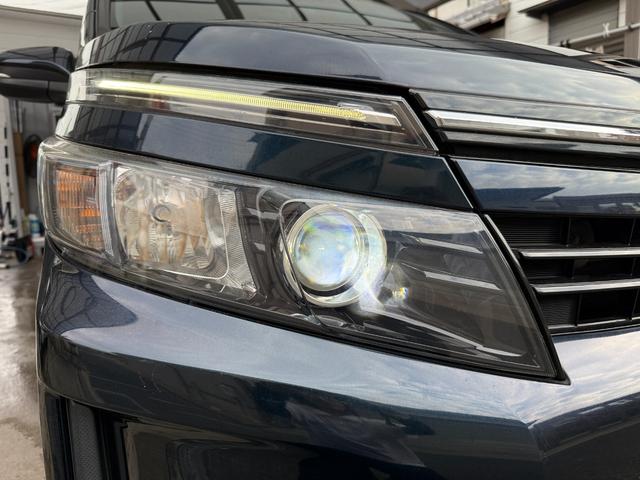 ヴォクシー 　両側電動スライドドア　スマートキー　プッシュスタート　バックカメラ　後席モニター　ＥＴＣ車載器　カロッツェリアナビ　ＣＤ　ＤＶＤ　フルセグ　Ｂｌｕｅｔｏｏｔｈ　スタッドレスタイヤ　アイドリングストップ（69枚目）