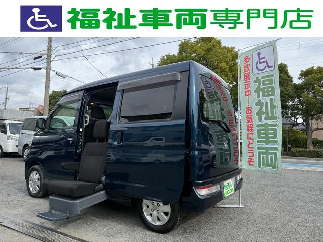 アトレーワゴン 　リヤシートリフト　ＳＡＩＩＩ　ディスプレイオーディオ　障害物センサー　ＣＤ　ＤＶＤ　両側スライドドア　電動格納ミラー　ＬＥＤヘッドライト　アイドリングストップ　オートマチックハイビーム　フロアマット（2枚目）