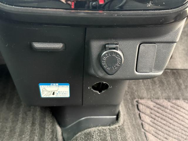 アトレーワゴン 　リヤシートリフト　ＳＡＩＩＩ　ディスプレイオーディオ　障害物センサー　ＣＤ　ＤＶＤ　両側スライドドア　電動格納ミラー　ＬＥＤヘッドライト　アイドリングストップ　オートマチックハイビーム　フロアマット（32枚目）