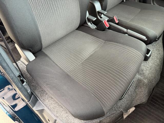 アトレーワゴン 　リヤシートリフト　ＳＡＩＩＩ　ディスプレイオーディオ　障害物センサー　ＣＤ　ＤＶＤ　両側スライドドア　電動格納ミラー　ＬＥＤヘッドライト　アイドリングストップ　オートマチックハイビーム　フロアマット（35枚目）