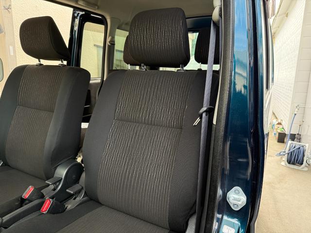 アトレーワゴン 　リヤシートリフト　ＳＡＩＩＩ　ディスプレイオーディオ　障害物センサー　ＣＤ　ＤＶＤ　両側スライドドア　電動格納ミラー　ＬＥＤヘッドライト　アイドリングストップ　オートマチックハイビーム　フロアマット（36枚目）