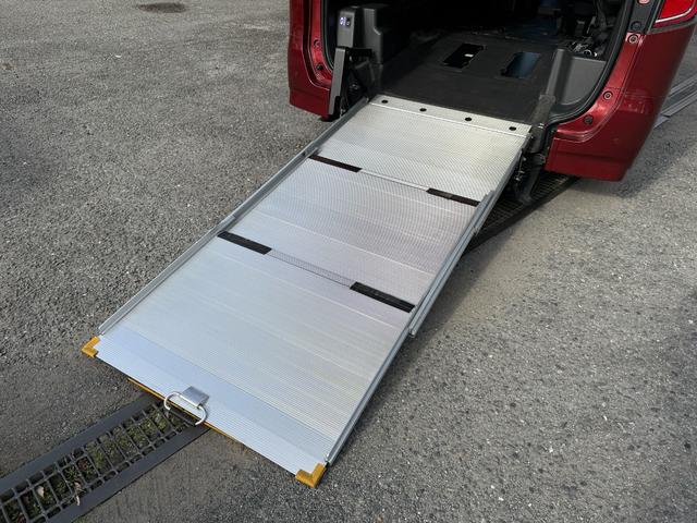 セレナ 2.0HスターCキャブ スロープ 車いす1名2nd 車椅子2列目乗車 両側スライドドア オートクルーズコントロール機能 スマートキー プッシュスタート バックカメラ 前後ドライブレコーダー ETC(8枚目)