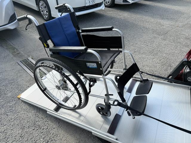 セレナ 2.0HスターCキャブ スロープ 車いす1名2nd 車椅子2列目乗車 両側スライドドア オートクルーズコントロール機能 スマートキー プッシュスタート バックカメラ 前後ドライブレコーダー ETC(17枚目)