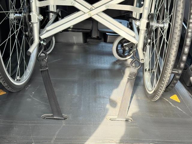 セレナ 2.0HスターCキャブ スロープ 車いす1名2nd 車椅子2列目乗車 両側スライドドア オートクルーズコントロール機能 スマートキー プッシュスタート バックカメラ 前後ドライブレコーダー ETC(21枚目)