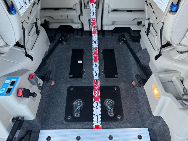 セレナ オートステップ 車椅子スロープ 両側電動スライドドア パナソニックナビ Bluetooth接続 バックカメラ ドライブレコーダー クルーズコントロール スマートキー アイドリングストップ オートライト(11枚目)