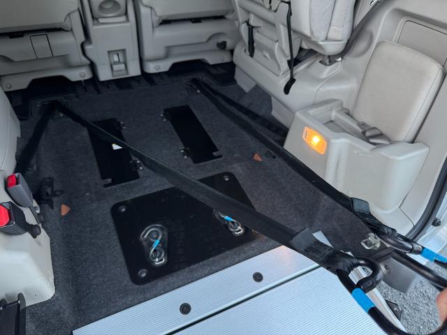 セレナ オートステップ 車椅子スロープ 両側電動スライドドア パナソニックナビ Bluetooth接続 バックカメラ ドライブレコーダー クルーズコントロール スマートキー アイドリングストップ オートライト(14枚目)