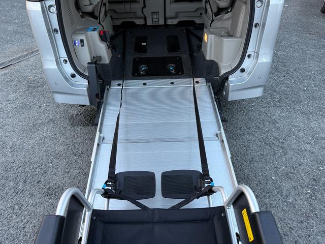 セレナ オートステップ 車椅子スロープ 両側電動スライドドア パナソニックナビ Bluetooth接続 バックカメラ ドライブレコーダー クルーズコントロール スマートキー アイドリングストップ オートライト(15枚目)