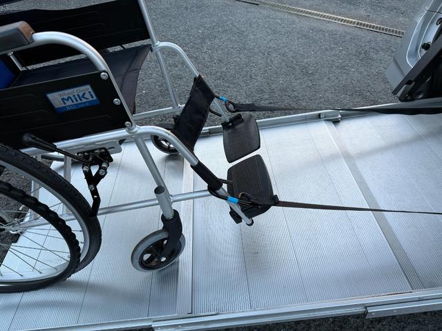 セレナ オートステップ 車椅子スロープ 両側電動スライドドア パナソニックナビ Bluetooth接続 バックカメラ ドライブレコーダー クルーズコントロール スマートキー アイドリングストップ オートライト(16枚目)