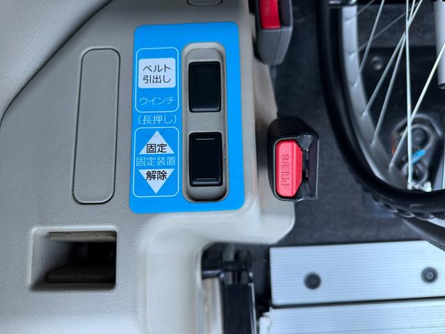 セレナ オートステップ 車椅子スロープ 両側電動スライドドア パナソニックナビ Bluetooth接続 バックカメラ ドライブレコーダー クルーズコントロール スマートキー アイドリングストップ オートライト(18枚目)