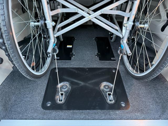 セレナ オートステップ 車椅子スロープ 両側電動スライドドア パナソニックナビ Bluetooth接続 バックカメラ ドライブレコーダー クルーズコントロール スマートキー アイドリングストップ オートライト(19枚目)