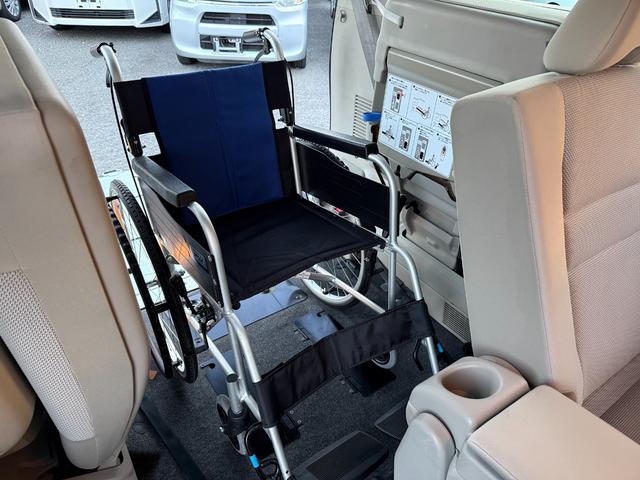 セレナ オートステップ 車椅子スロープ 両側電動スライドドア パナソニックナビ Bluetooth接続 バックカメラ ドライブレコーダー クルーズコントロール スマートキー アイドリングストップ オートライト(20枚目)