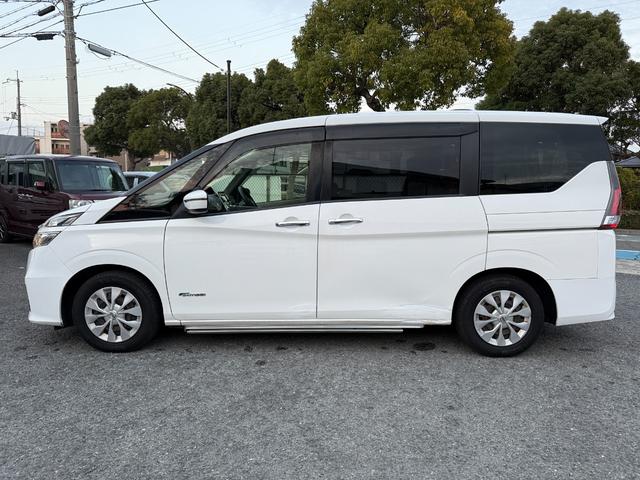 セレナ X 両側スライドドア 補助席 純正ナビ オートクルーズコントロール バックカメラ キーレス スペアキー CD再生 テレビ視聴 オートライト 電動格納ミラー アイドリングストップ機能(14枚目)