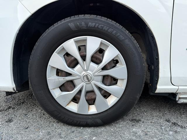 セレナ X 両側スライドドア 補助席 純正ナビ オートクルーズコントロール バックカメラ キーレス スペアキー CD再生 テレビ視聴 オートライト 電動格納ミラー アイドリングストップ機能(25枚目)