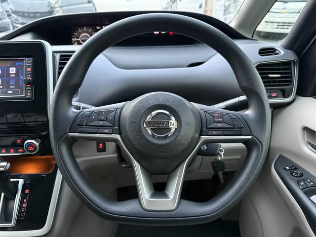 セレナ X 両側スライドドア 補助席 純正ナビ オートクルーズコントロール バックカメラ キーレス スペアキー CD再生 テレビ視聴 オートライト 電動格納ミラー アイドリングストップ機能(28枚目)