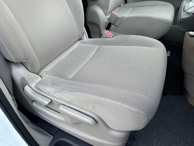 セレナ X 両側スライドドア 補助席 純正ナビ オートクルーズコントロール バックカメラ キーレス スペアキー CD再生 テレビ視聴 オートライト 電動格納ミラー アイドリングストップ機能(46枚目)