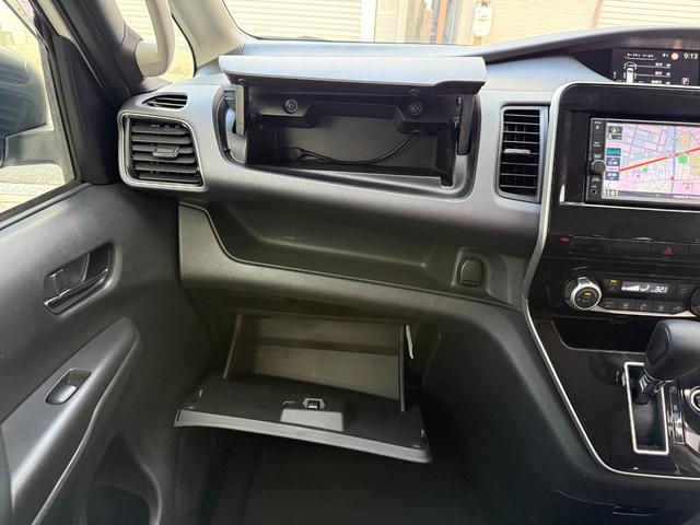 セレナ リフタータイプ オートステップ 左側電動スライドドア スマートキー プッシュスタート クルーズコントロール 日産オリジナルナビ 前後ドライブレコーダー バックカメラ(50枚目)