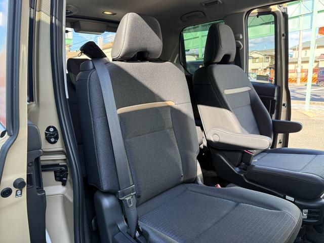 �V�[�g�͝������H���ꂽ�g���R�b�g�ƍ���R���r�ł��B�g�p�������Ȃ��A�L���C�ȏ�Ԃł��B