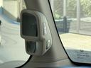 右ミラーは車内のミラーと併せて使用すると、死角の確認が出来るようにもなっています☆