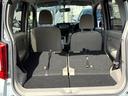 後部座席を倒すとトランクルームとして利用できるスペースが拡がります☆