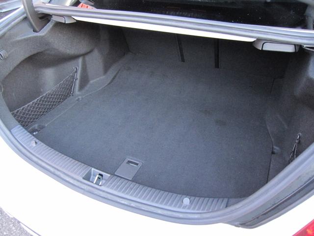 Ｃクラス Ｃ１８０アバンギャルド　ＡＭＧライン　ナビ　フルセグ　革シート　前後コーナーセンサー　バックカメラ　ドライブレコーダー　レーダー探知機　ブラインドスポットモニター　ＬＥＤライト　１８インチアルミホイール　追従オートクルーズ（37枚目）