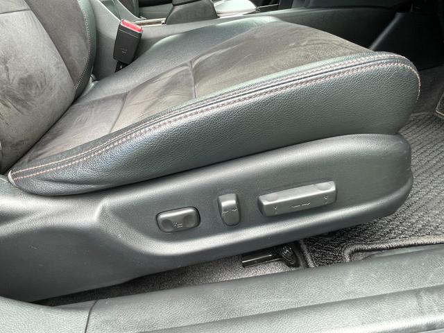 35TL HDDナビ/Bluetooth/バックカメラ/運転席助手席パワーシート/オートライト/HIDヘッドライト/電動リヤブラインド/フォグランプ/スマートキー/ETC/純正17インチアルミ/VSA(12枚目)