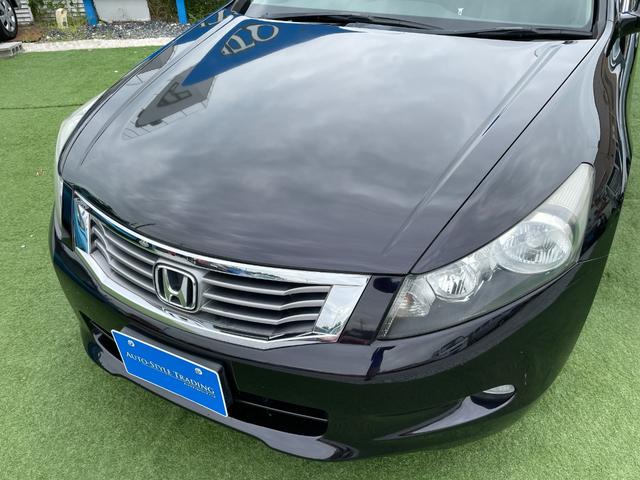 35TL HDDナビ/Bluetooth/バックカメラ/運転席助手席パワーシート/オートライト/HIDヘッドライト/電動リヤブラインド/フォグランプ/スマートキー/ETC/純正17インチアルミ/VSA(17枚目)
