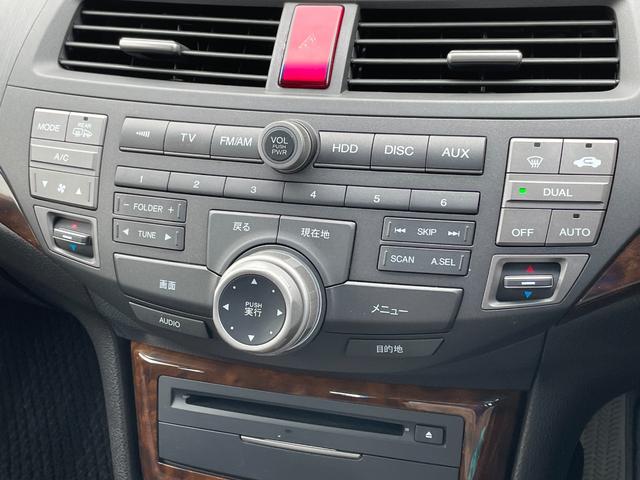35TL HDDナビ/Bluetooth/バックカメラ/運転席助手席パワーシート/オートライト/HIDヘッドライト/電動リヤブラインド/フォグランプ/スマートキー/ETC/純正17インチアルミ/VSA(28枚目)