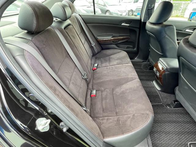 35TL HDDナビ/Bluetooth/バックカメラ/運転席助手席パワーシート/オートライト/HIDヘッドライト/電動リヤブラインド/フォグランプ/スマートキー/ETC/純正17インチアルミ/VSA(44枚目)