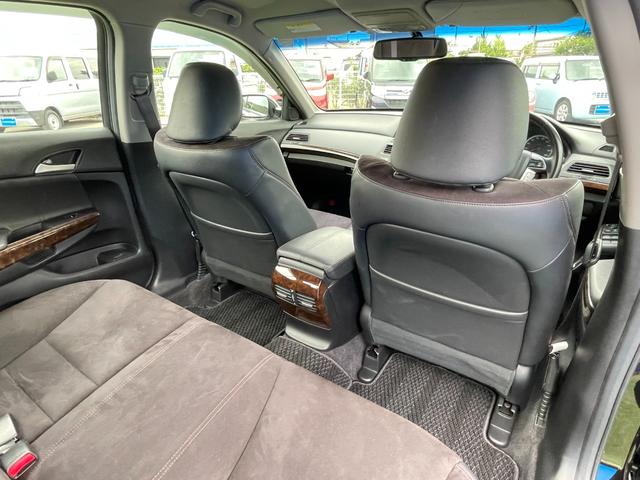 35TL HDDナビ/Bluetooth/バックカメラ/運転席助手席パワーシート/オートライト/HIDヘッドライト/電動リヤブラインド/フォグランプ/スマートキー/ETC/純正17インチアルミ/VSA(45枚目)