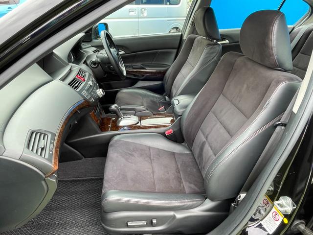 35TL HDDナビ/Bluetooth/バックカメラ/運転席助手席パワーシート/オートライト/HIDヘッドライト/電動リヤブラインド/フォグランプ/スマートキー/ETC/純正17インチアルミ/VSA(53枚目)