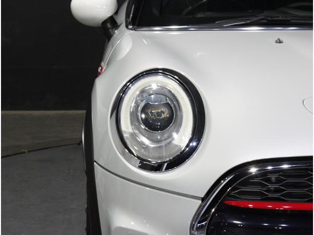 ＭＩＮＩ ジョンクーパーワークス　６速ＭＴ　禁煙車　ホワイトルーフ　Ｂモニター　ＭＩＮＩドライビングモード　レッドキャリパー　ＨＵＤ　ＬＥＤヘッドライト　スマートキー　クルーズコントロール　純正１８ＡＷ　純正ナビ　ＰＤＣ　ＥＴＣ（31枚目）