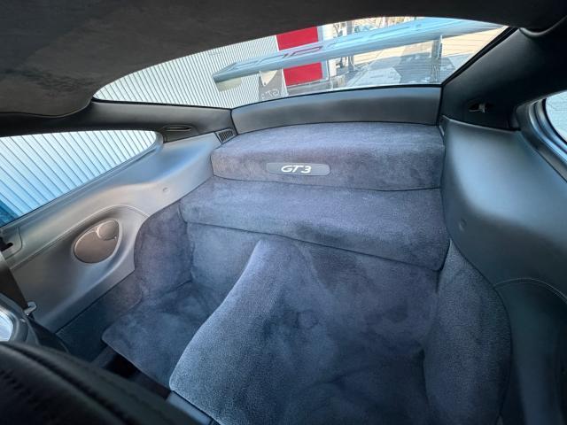 ９１１ ９１１ＧＴ３　ＲＳ－Ｒル・マン仕様　ポルシェモータースポーツＲＳＲワイドボディキット＆ＧＴウィング　パナスポーツＧ７　１８ＡＷ　クライスジークマフラー　クワンタム車高調　純正レカロ本革バケットシート　ＭＯＭＯステア（17枚目）